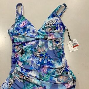 NWT Calvin Klein Twist-FrontTankini Top‎
